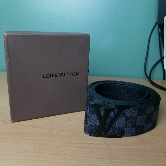 Black Louis Vuitton belt - Picture 2 of 4